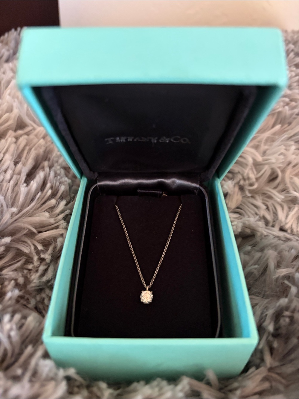 Tiffany & Co. Tiffany Soleste Solitaire Diamond Pendant. Platinum chain Necklace